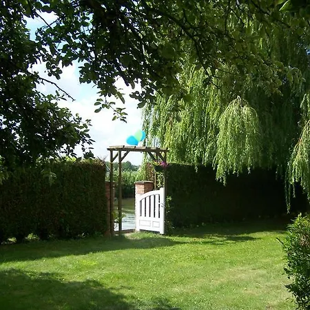 Holiday home Gite Marais Atypique Clairmarais